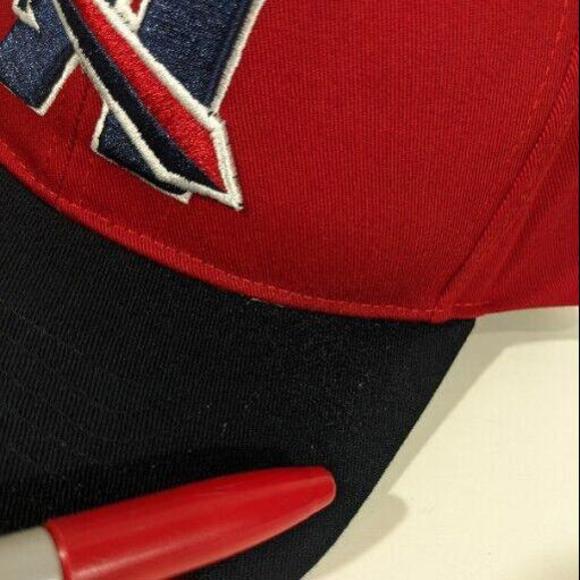 Red Hat with Letter A and Swords Knights NCAA - Picture 9 of 11